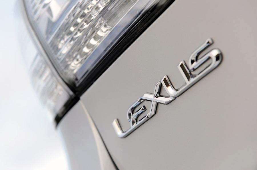  Lexus HS250h 2009 года  (фото 102 из 273)